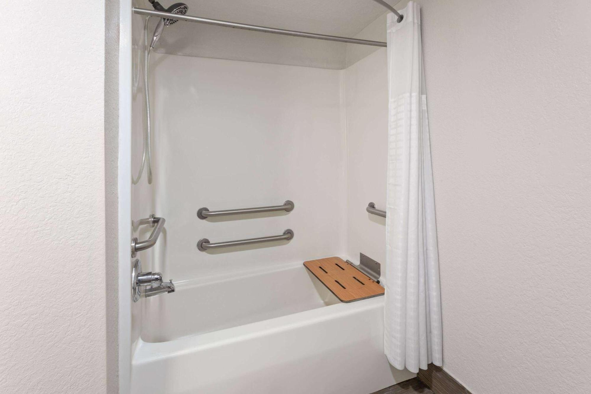 Super 8 By Wyndham Prattville Montgomery Ngoại thất bức ảnh