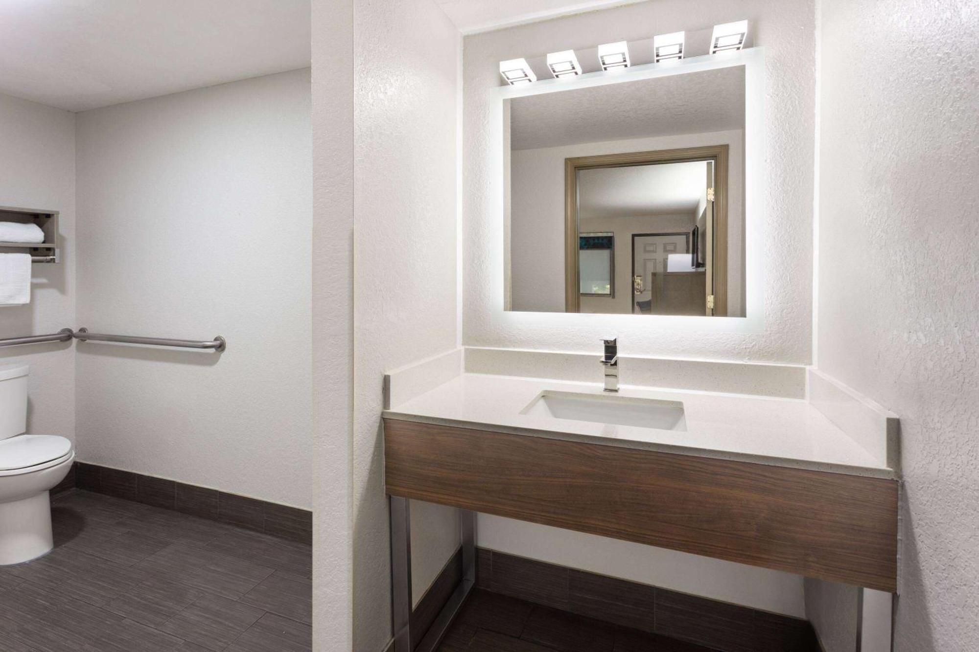 Super 8 By Wyndham Prattville Montgomery Ngoại thất bức ảnh